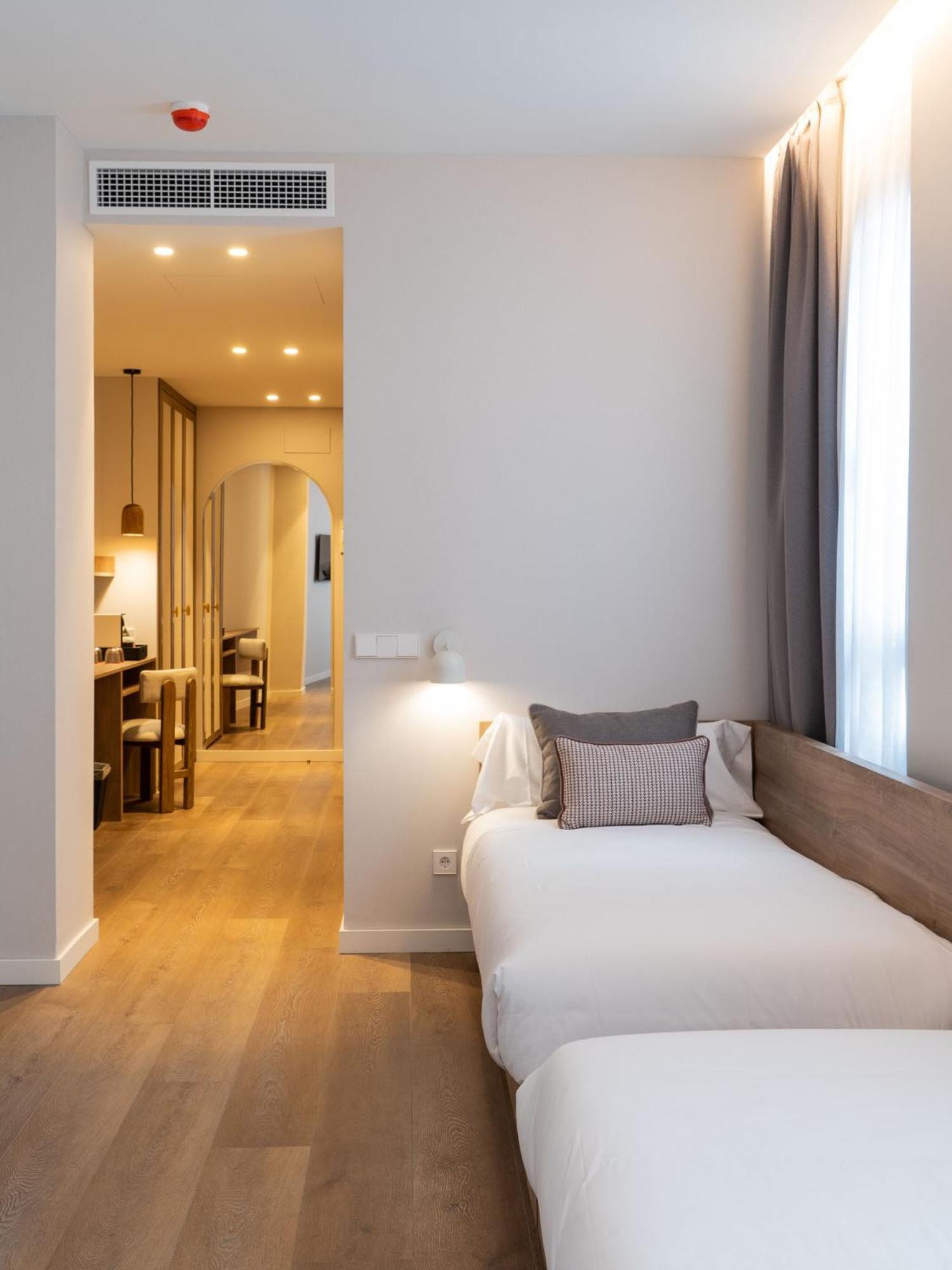 Hotel Well And Come Málaga Esterno foto
